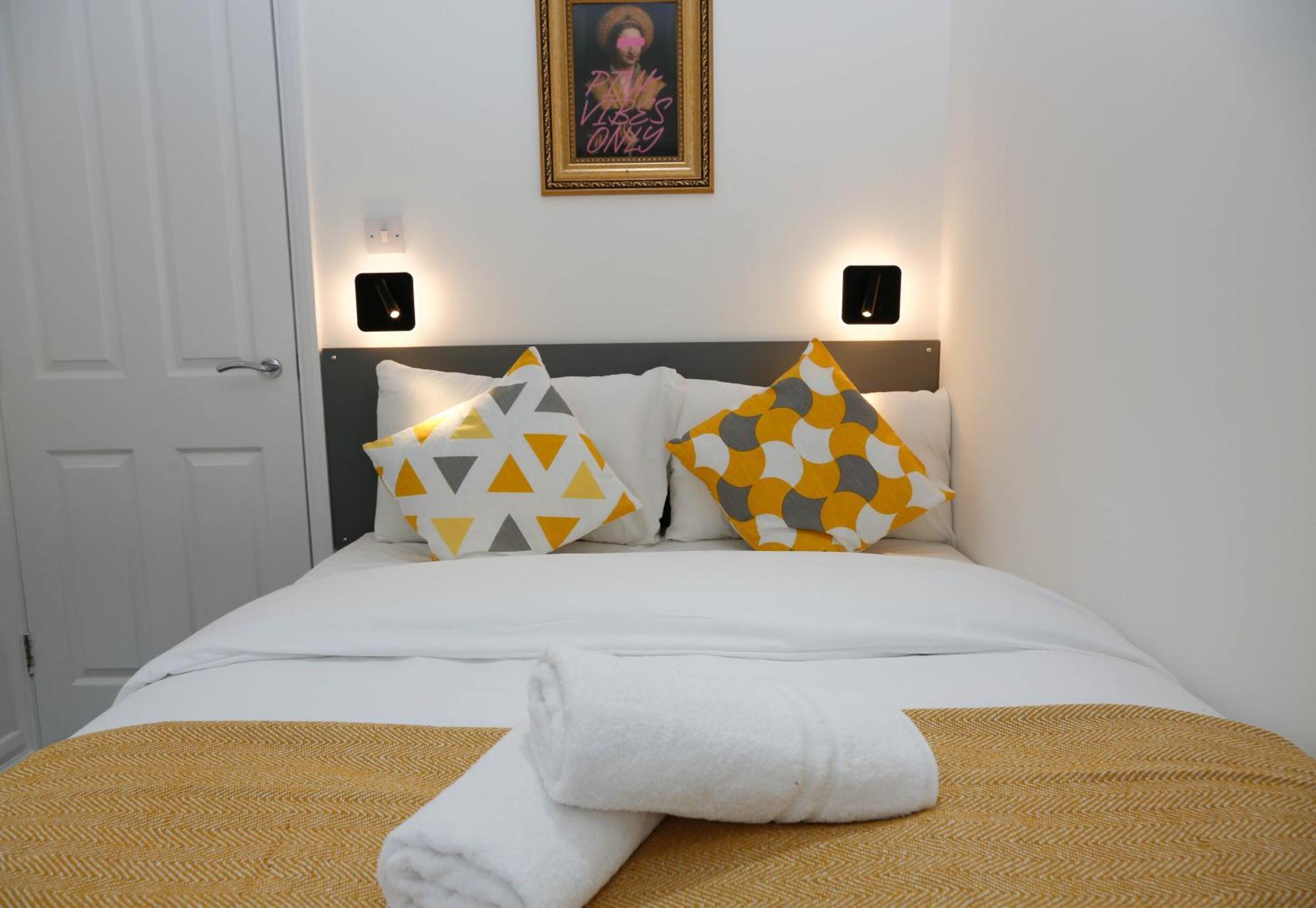 New Luxury Apartments In Central London Next To Shops, Cafes, Bars & Metro Exterior foto